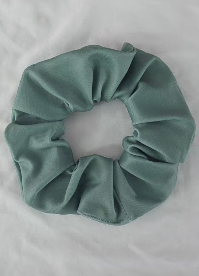 Bramble plain scrunchie